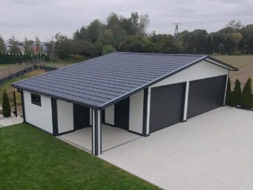 garaż z płyty warstwowej całoroczny