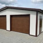 Garaż z płyty warstwowej – co to jest i czy warto go wybrać?