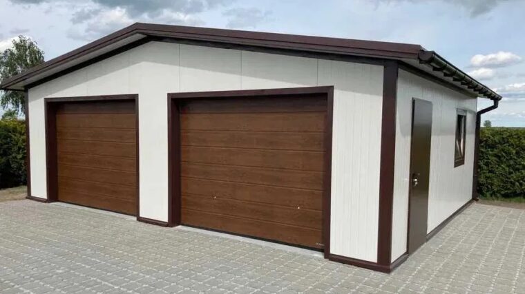 garaż z płyty warstwowej cena