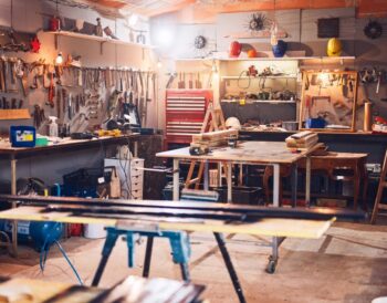 garaż z płyty warstwowej jako warsztat