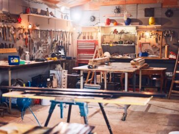 garaż z płyty warstwowej jako warsztat