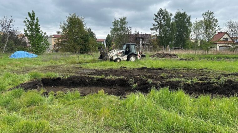 podmokła działka
