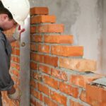Ściany działowe z bloczków gipsowych – co warto wiedzieć?